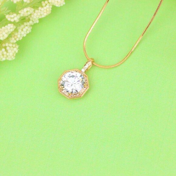 "Gold-Plated White Pendant Necklace with Sparkling Center Stone, XPPT1393 - Picture 3 of 13